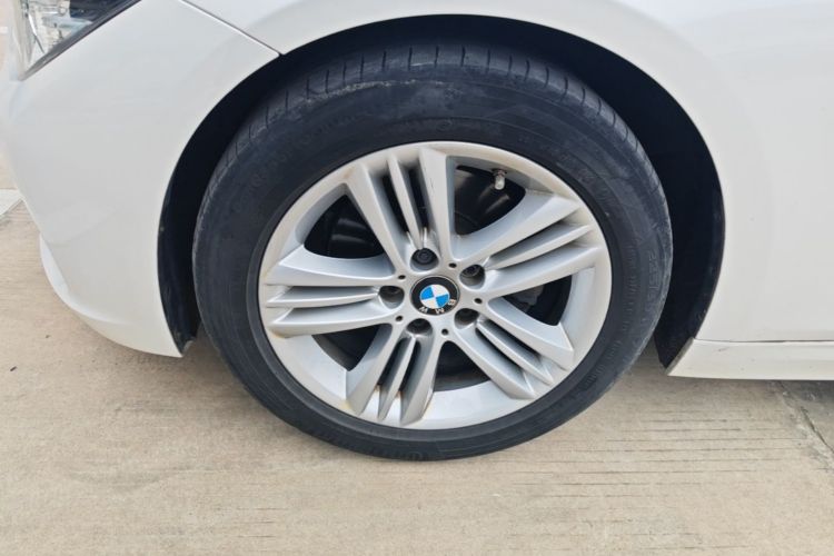 BMW 3 Series 2017 immagine di auto #9