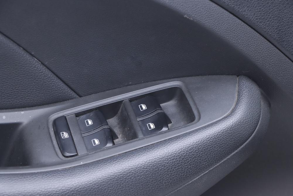 MG ZS 2017 #9 MG ZS 2017 car image #9
