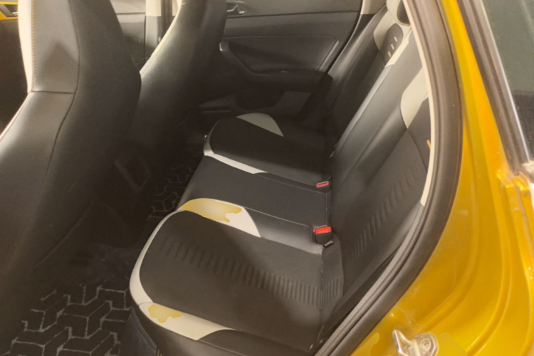 Volkswagen Polo 2019 car image #17