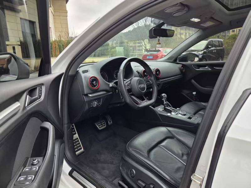 Audi A3 2019 car image #7