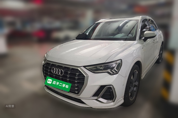 Audi Q3 2023 car image #2