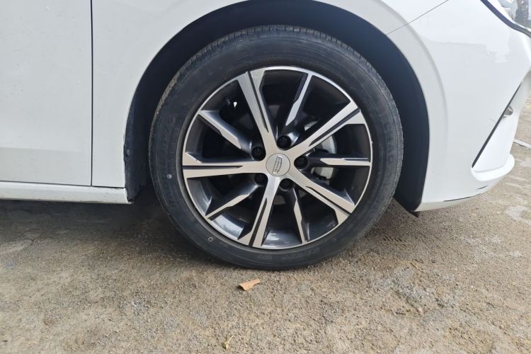 GEELY Emgrand 2023 car image #9