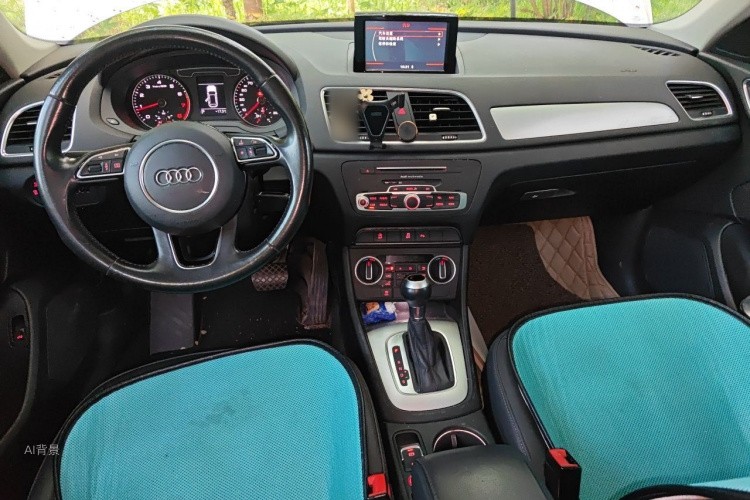 Audi Q3 2016 car image #11