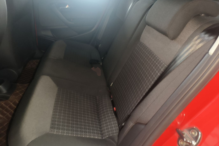 Volkswagen Polo 2019 car image #17