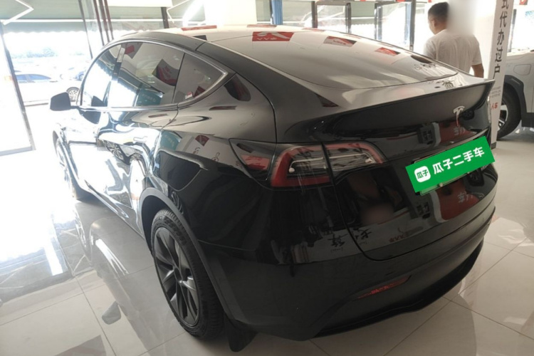 Tesla Model Y 2023 #5 Tesla Model Y 2023 immagine di auto #5