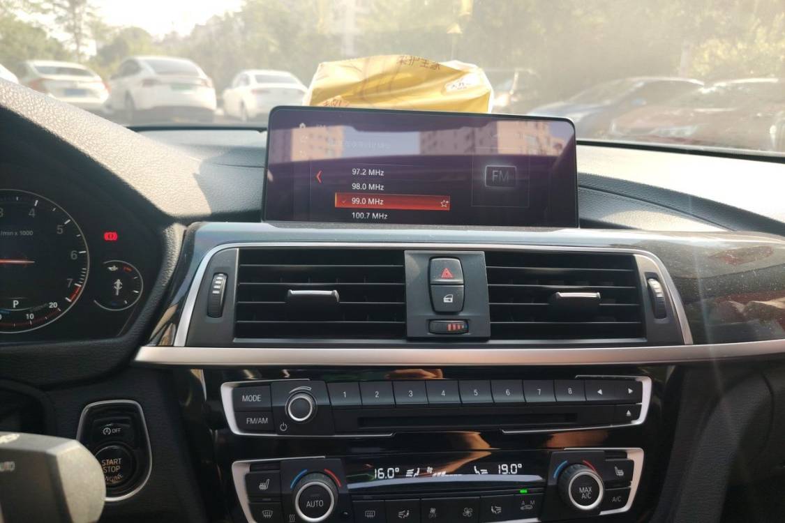 BMW 3 Series 2018 #26 BMW 3 Series 2018 car image #26