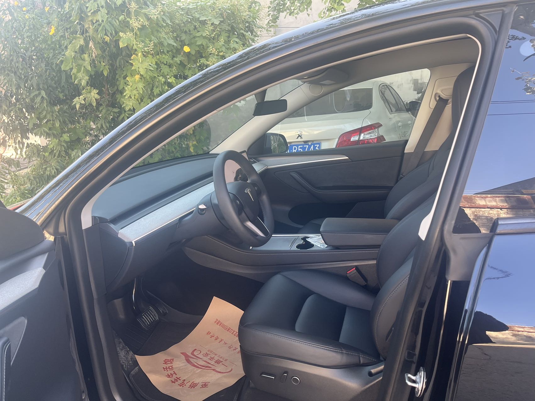 Tesla Model Y 2023 car image #7