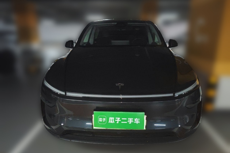 Tesla Model Y 2025 car image #3
