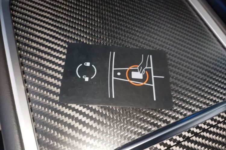 Tesla Model Y 2022 car image #9