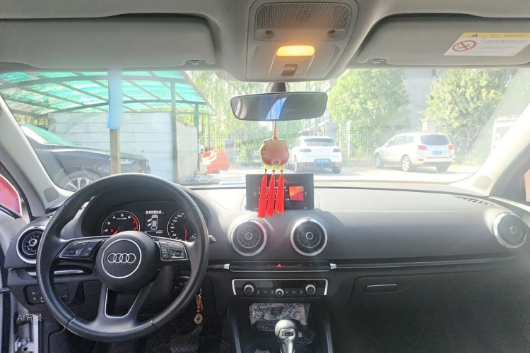 Audi A3 2019 car image #11