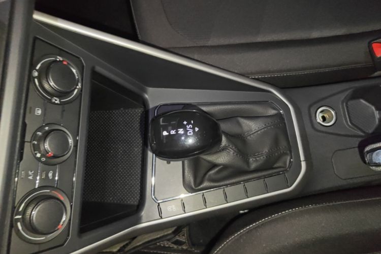 Volkswagen Polo 2021 car image #14