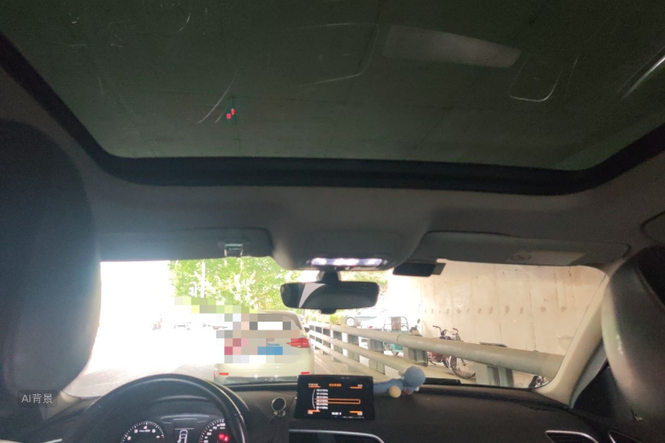 Audi Q3 2018 car image #20