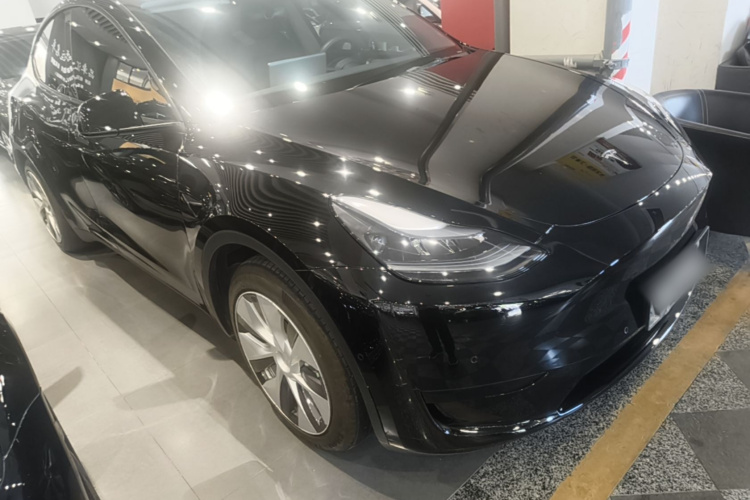 Tesla Model Y 2023 car image #4