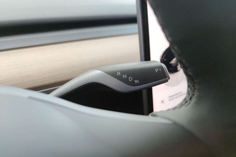 Tesla Model Y 2022 #14 Tesla Model Y 2022 car image #14