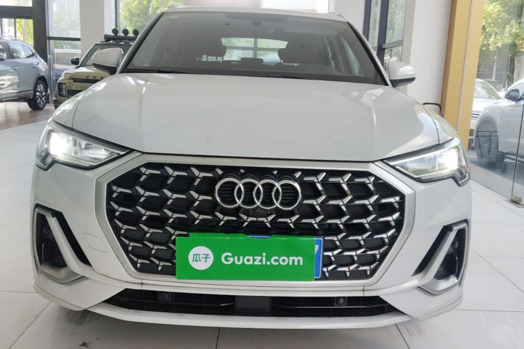 Audi Q3 2025 car image #3