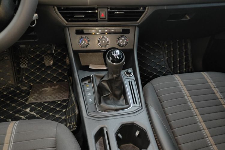 Volkswagen Lavida 2019 #14 Volkswagen Lavida 2019 car image #14