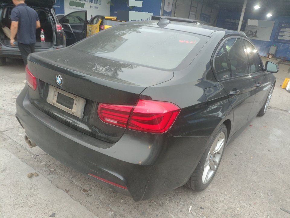 BMW 3 Series 2018 immagine di auto #5