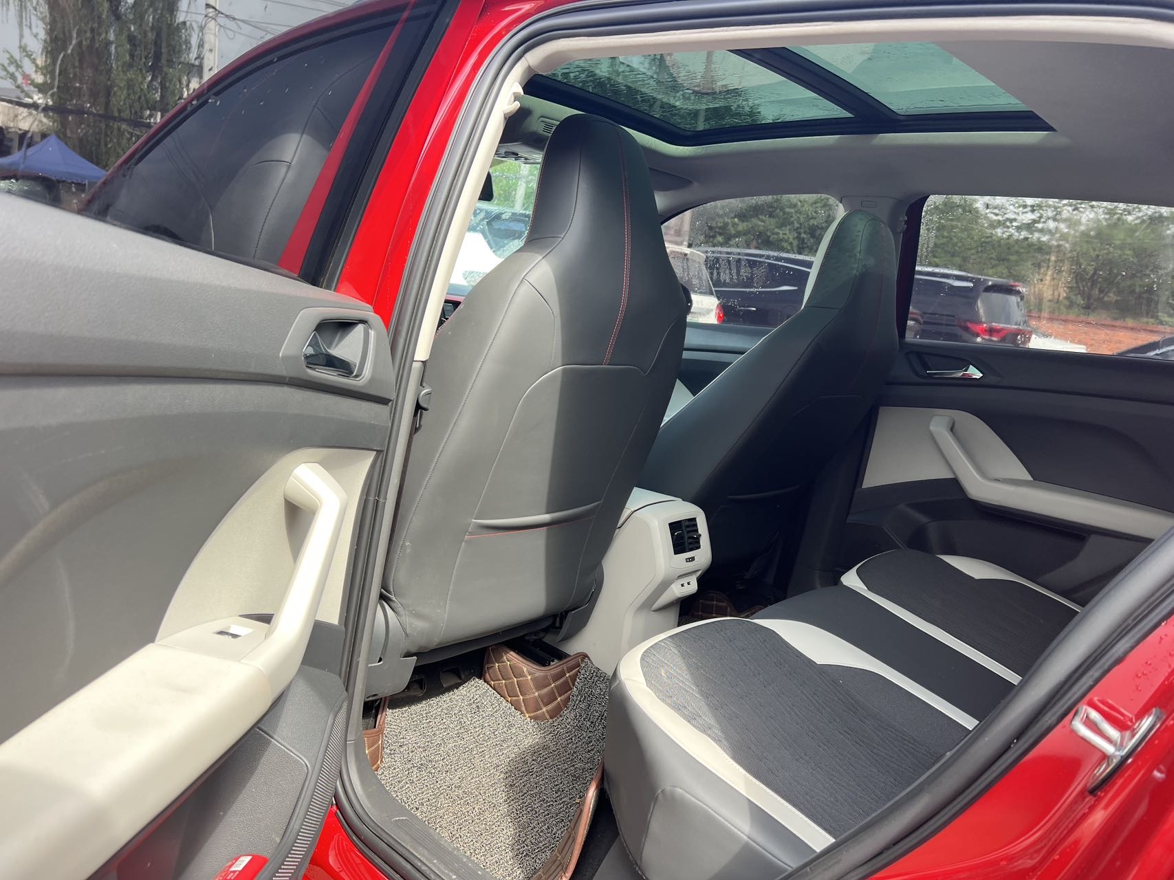 Volkswagen T-Cross 2020 immagine di auto #6