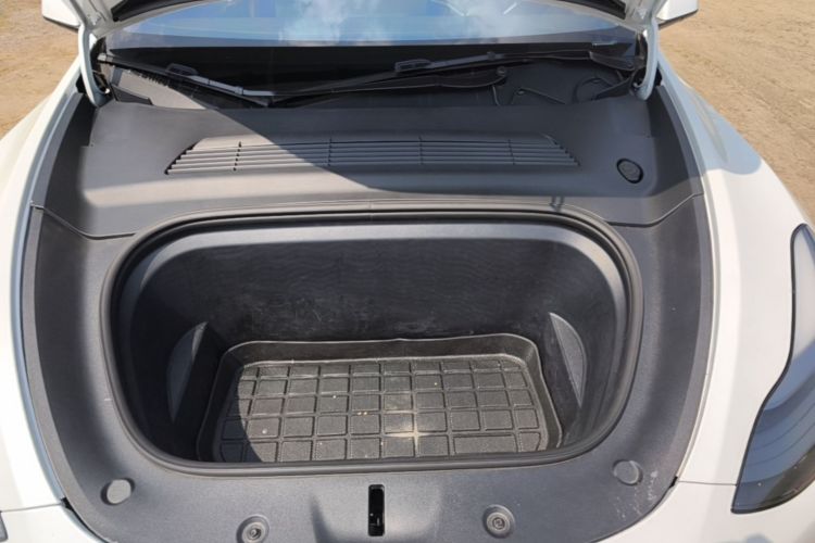 Tesla Model Y 2022 immagine di auto #22