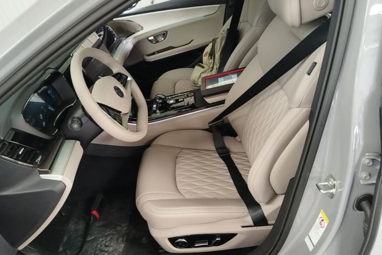 BYD Han 2025 car image #15