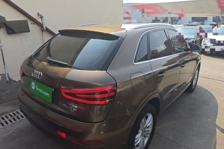 Audi Q3 2015 car image #5