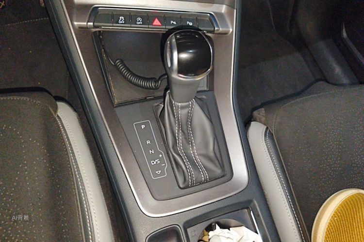 Audi Q3 2021 car image #16