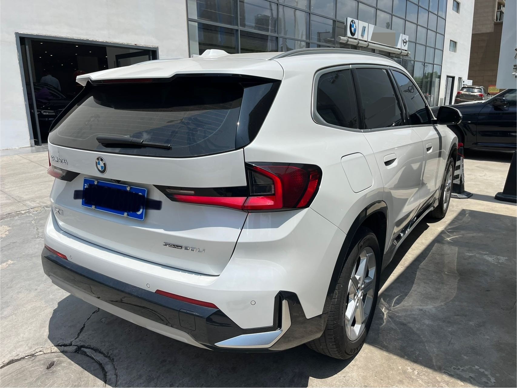 BMW X1 2024 car image #2