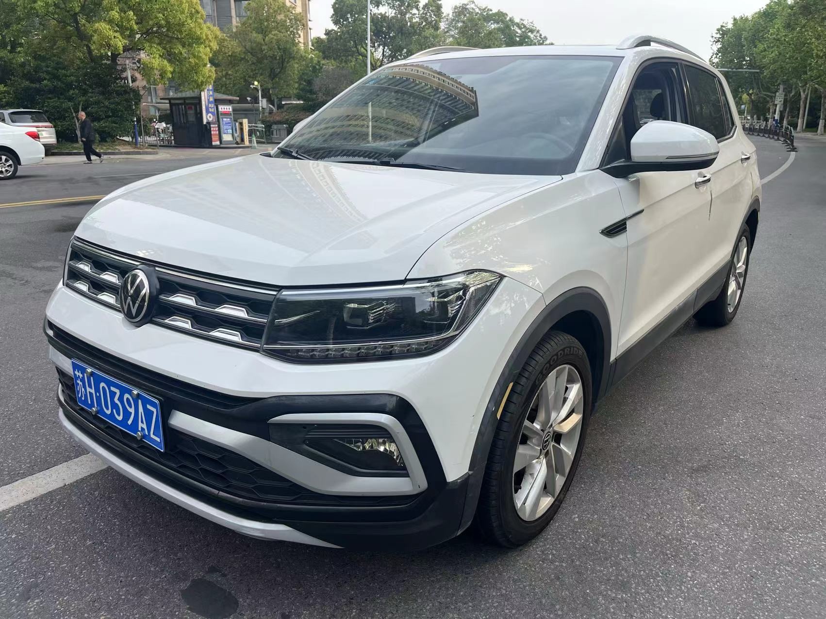 Volkswagen T-Cross 2020 car image 