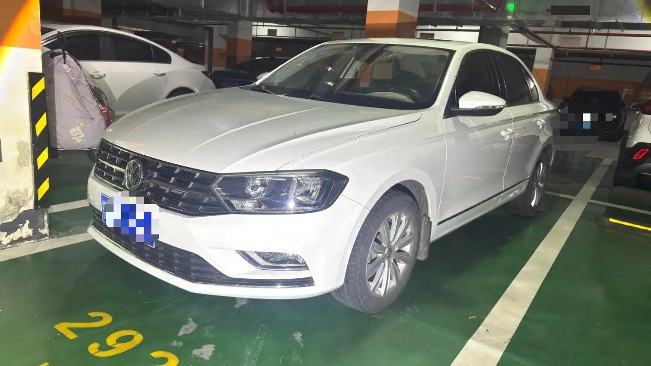 Volkswagen Bora 2017 car image 