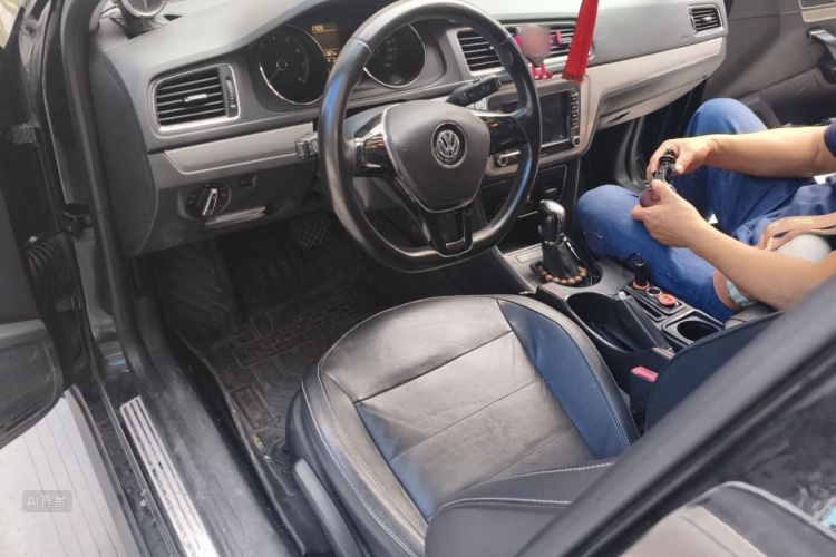 Volkswagen Lavida 2015 car image #11