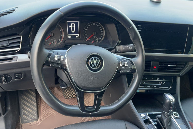 Volkswagen Bora 2021 car image #12