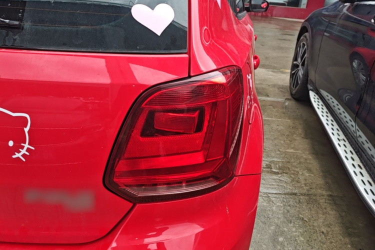 Volkswagen Polo 2017 car image #8