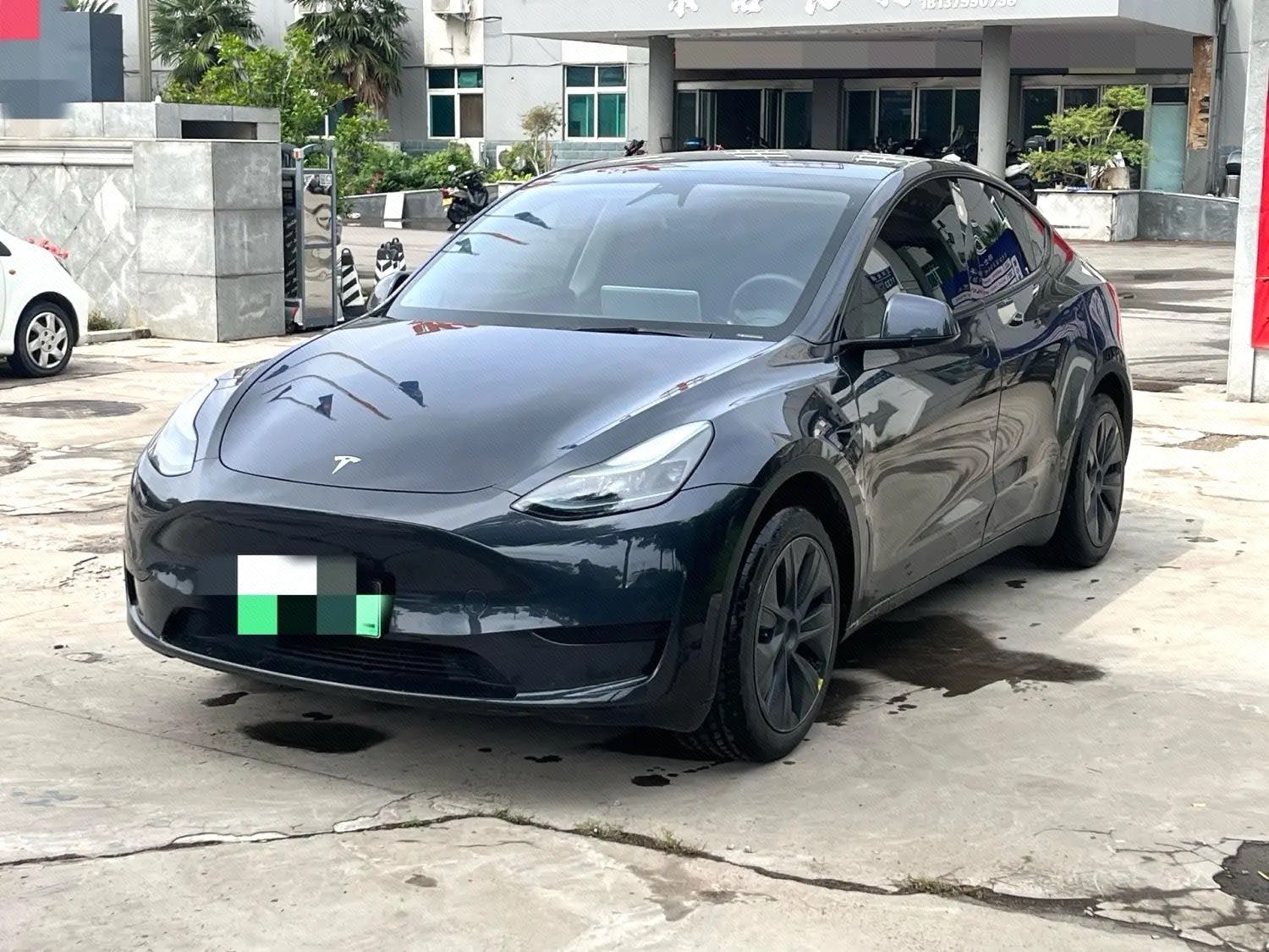Tesla Model Y 2024 car image 