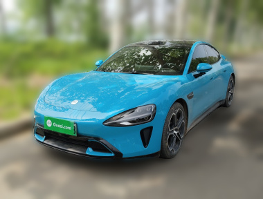 MI SU7 2024 immagine di auto 