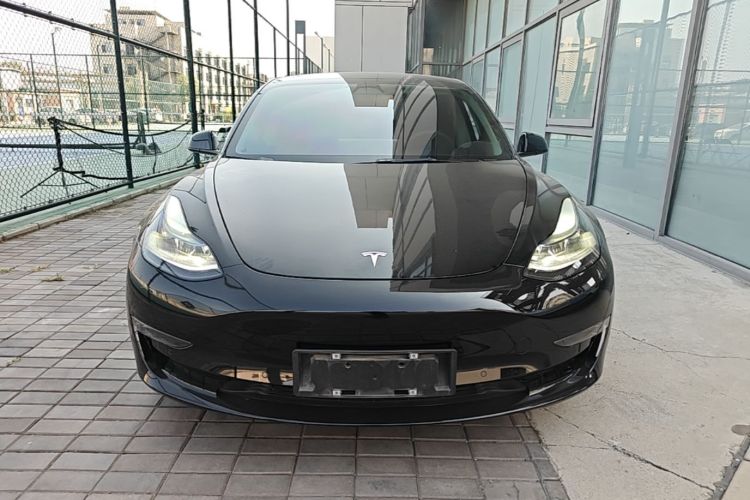 Tesla Model 3 2022 car image #3