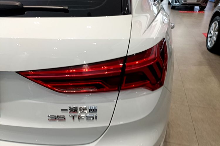 Audi Q3 2024 #8 Audi Q3 2024 car image #8