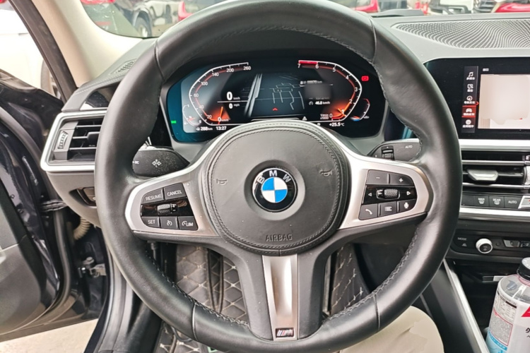 BMW 3 Series 2020 car image #11