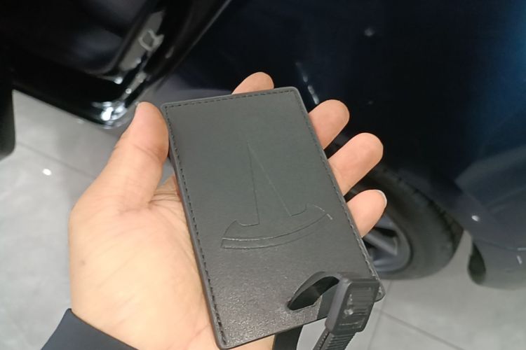 Tesla Model 3 2023 car image #14