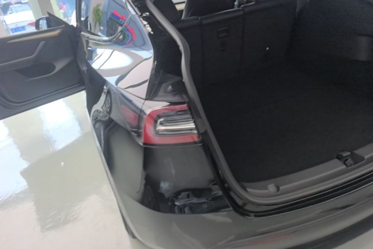 Tesla Model Y 2022 #5 Tesla Model Y 2022 car image #5