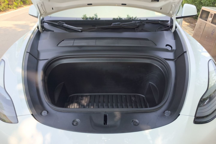 Tesla Model Y 2021 #20 Tesla Model Y 2021 car image #20