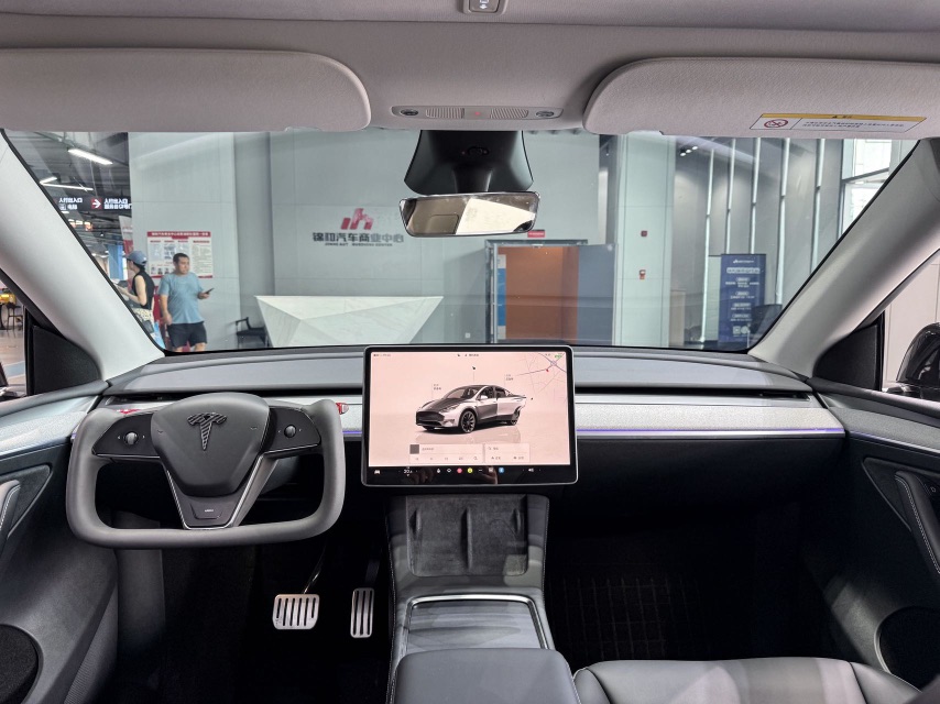 Tesla Model Y 2024 #9 Tesla Model Y 2024 car image #9