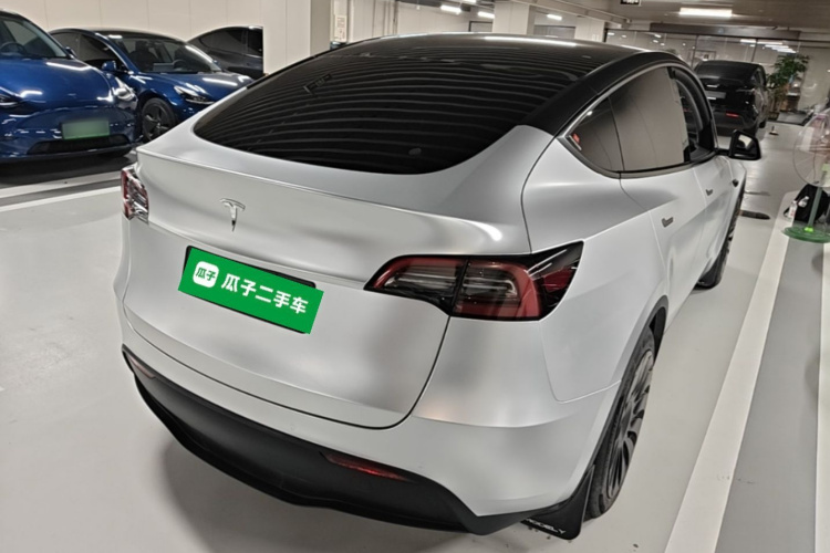 Tesla Model Y 2022 car image #7