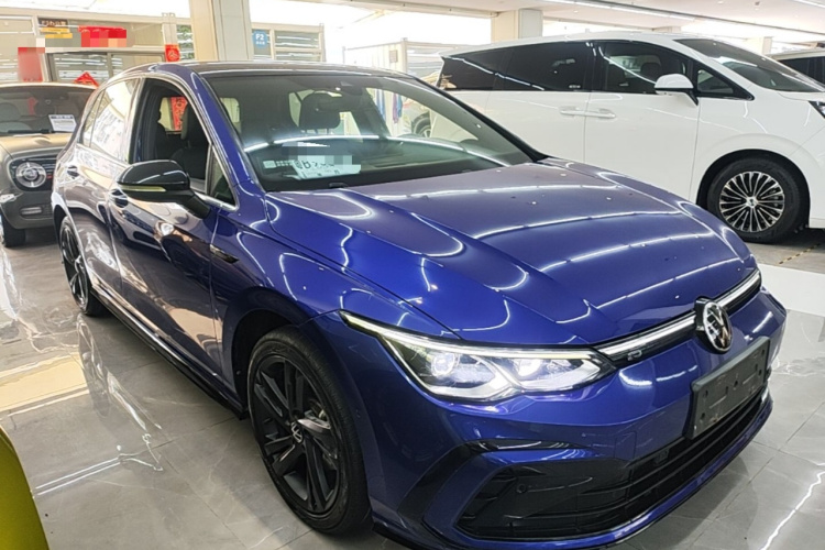 Volkswagen Golf 2021 car image #6