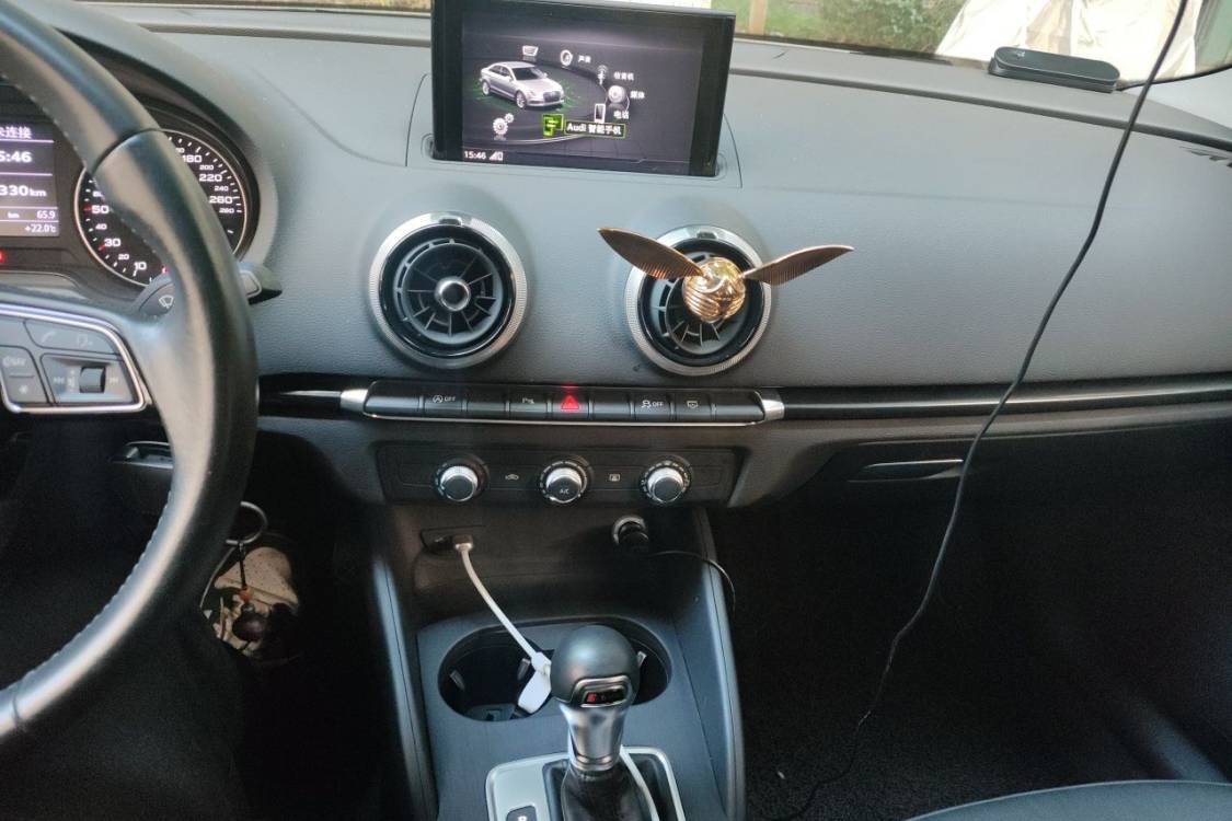 Audi A3 2018 car image #26
