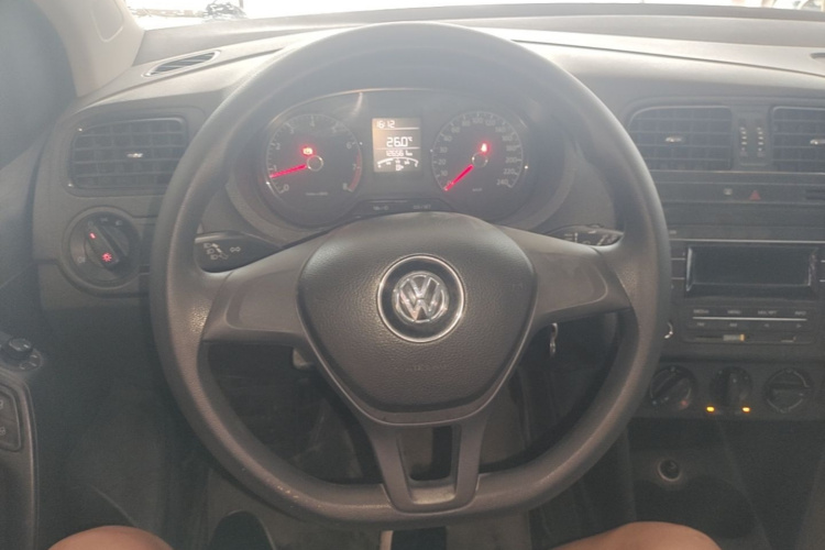 Volkswagen Polo 2015 #11 Volkswagen Polo 2015 car image #11