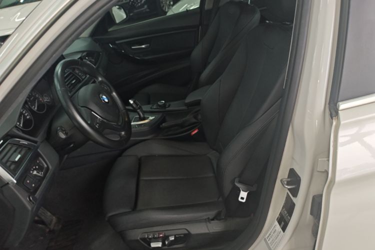 BMW 3 Series 2017 car image #15