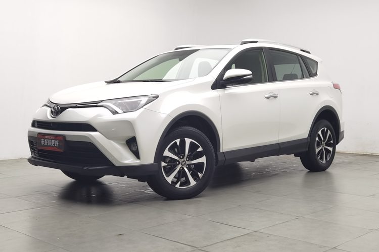 Toyota RAV4 2017 صورة سيارة 