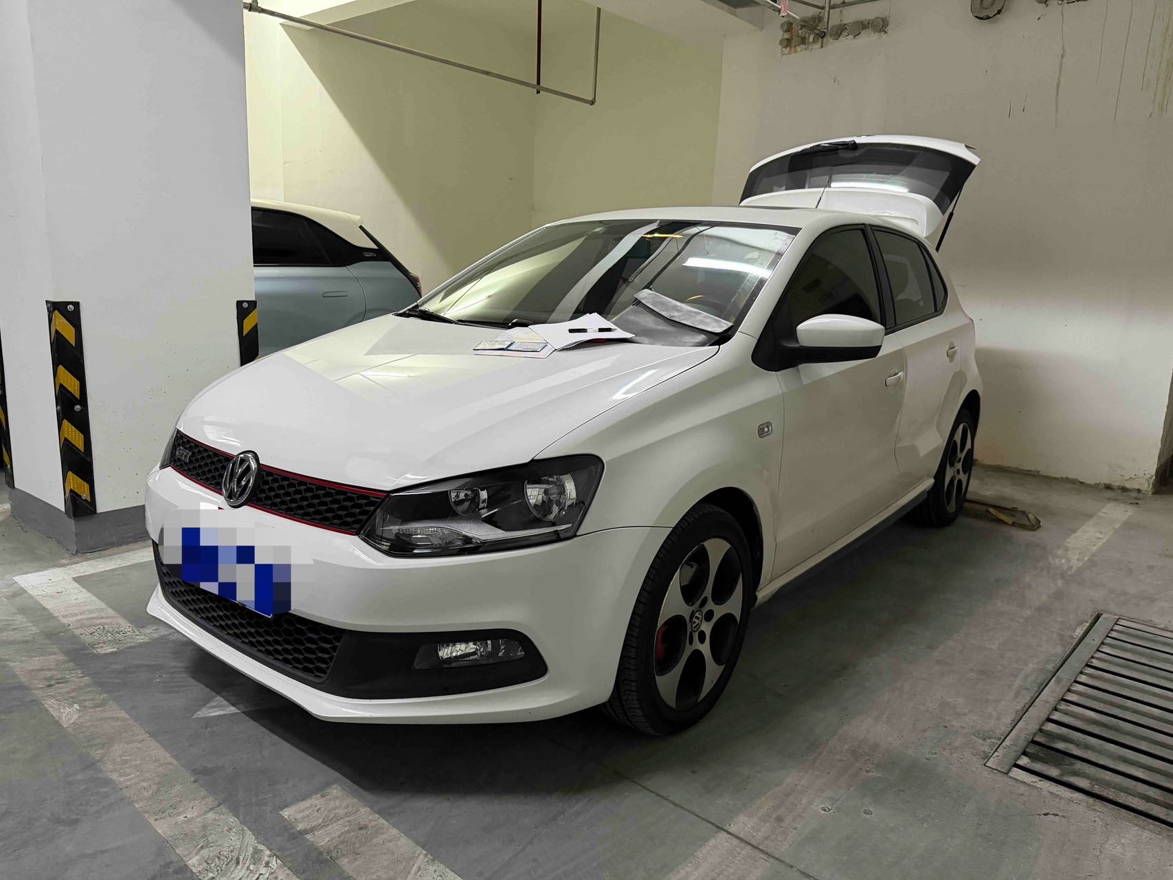 Volkswagen Polo 2014 Volkswagen Polo 2014 car image