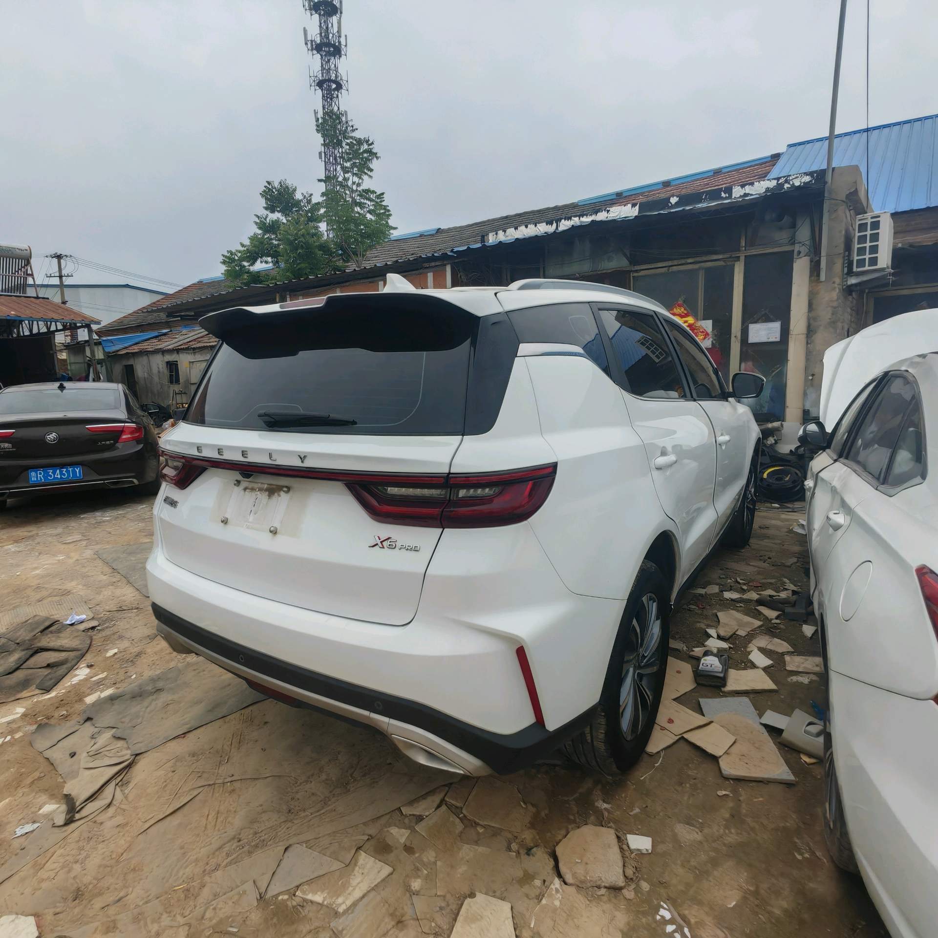 GEELY Vision X6 2022 car image #3