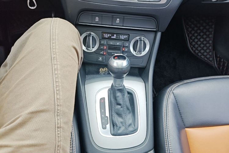 Audi Q3 2016 immagine di auto #14